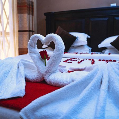 Golden Quest Hotel Entebbe Zewnętrze zdjęcie