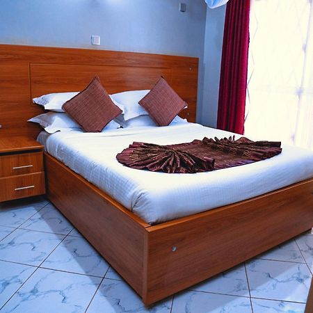 Golden Quest Hotel Entebbe Zewnętrze zdjęcie