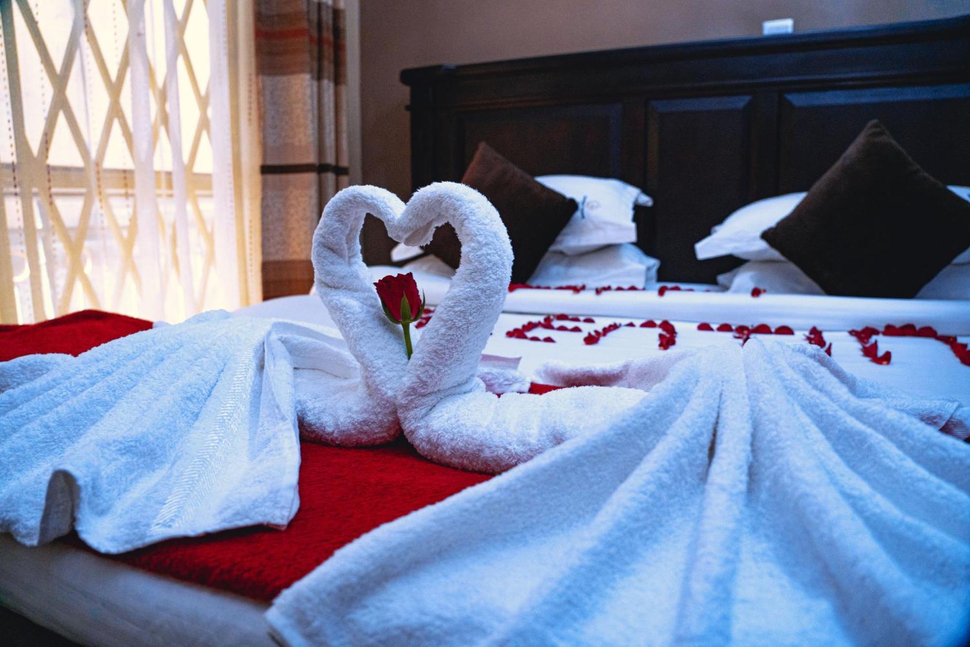 Golden Quest Hotel Entebbe Zewnętrze zdjęcie