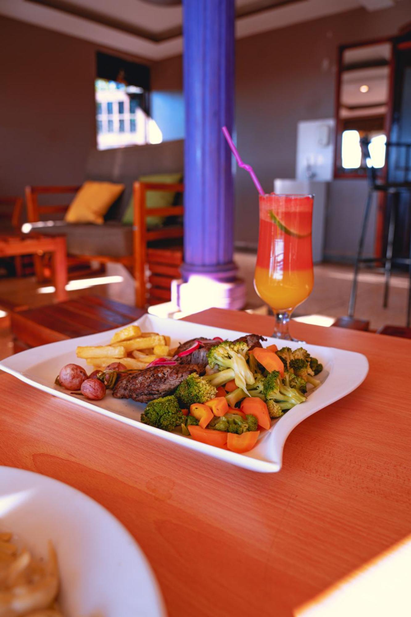 Golden Quest Hotel Entebbe Zewnętrze zdjęcie